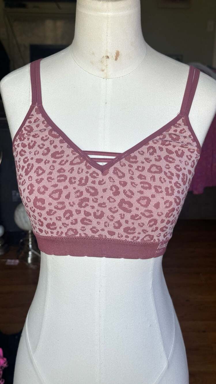 Kindly Yours Seamless V-Neck Leopard Print Bralette - Size Large